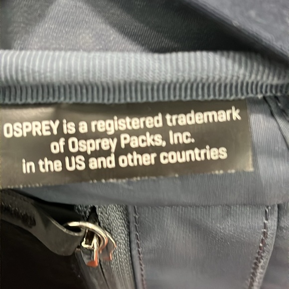Unisex Osprey Small Day Navy Blue Padded Lap Top Day Back Pack Pockets - Picture 7 of 8